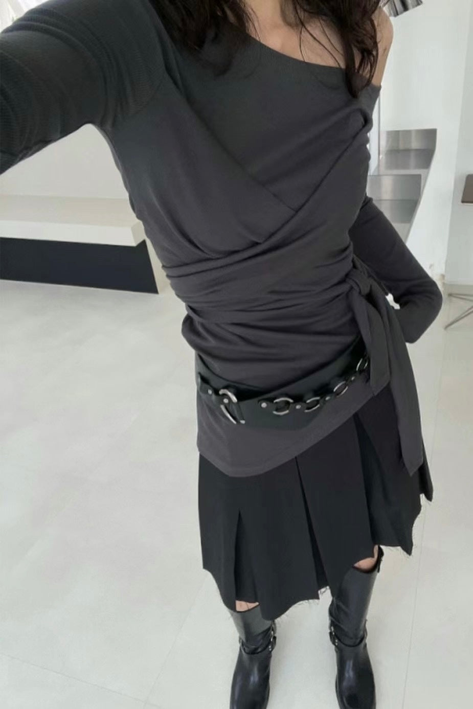 綁帶扭結修身露肩上衣