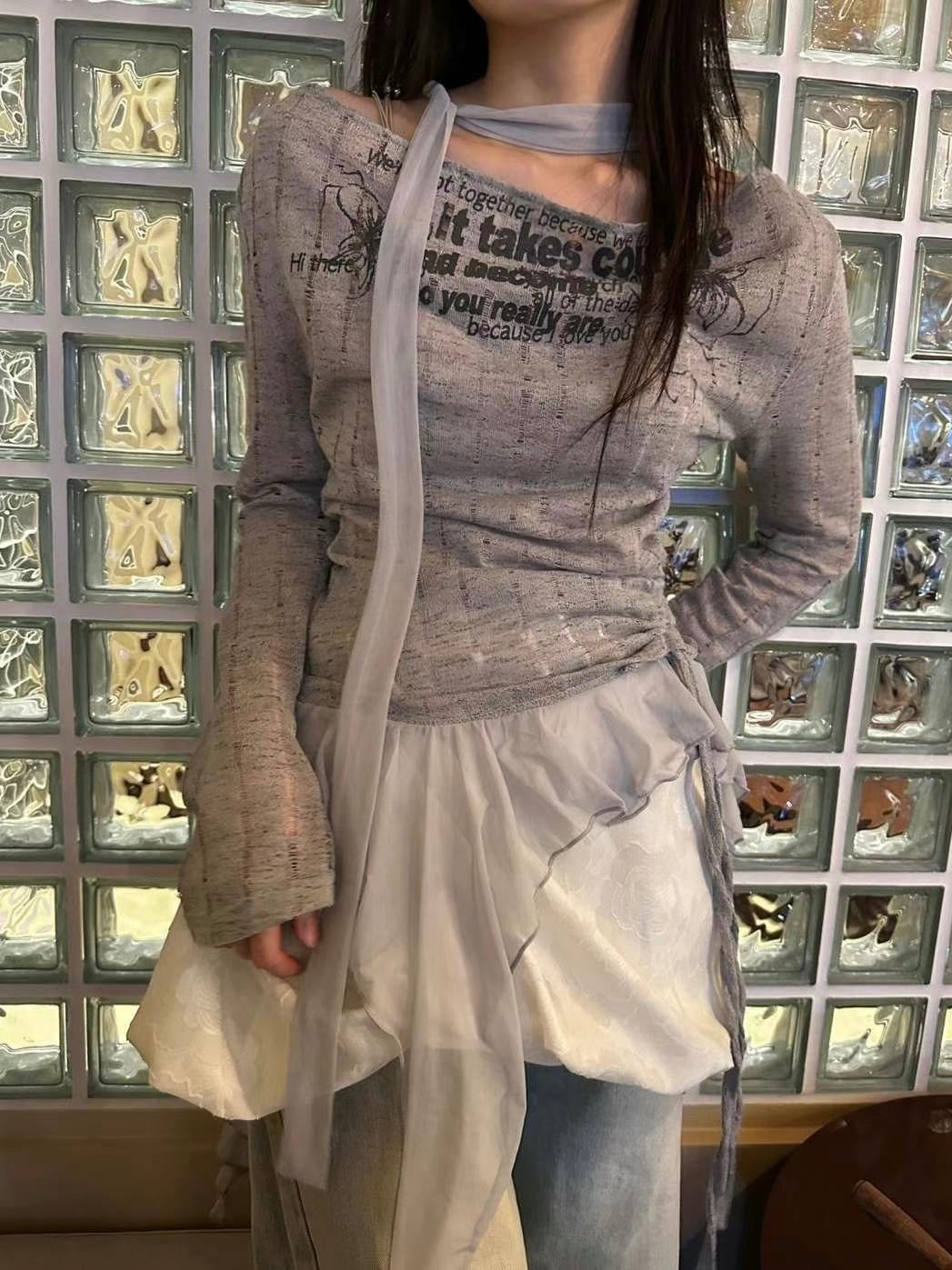 微透膚一字肩印花上衣