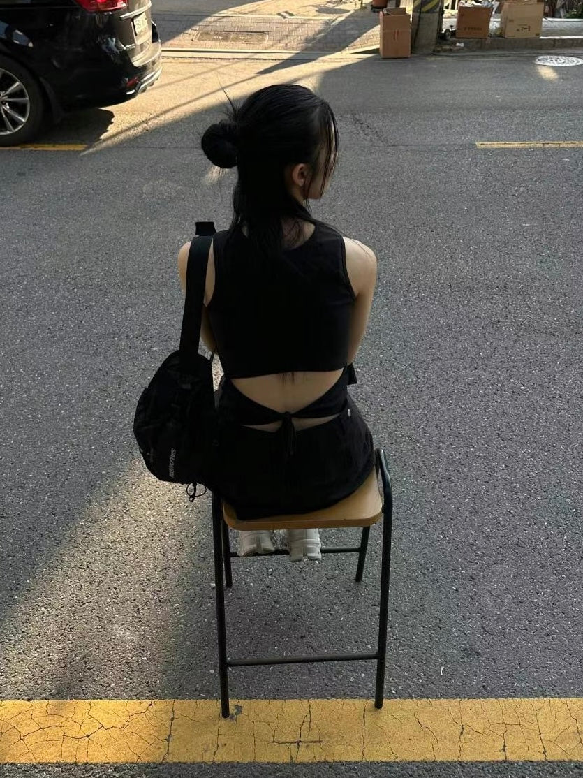 後背鏤空綁帶削肩背心