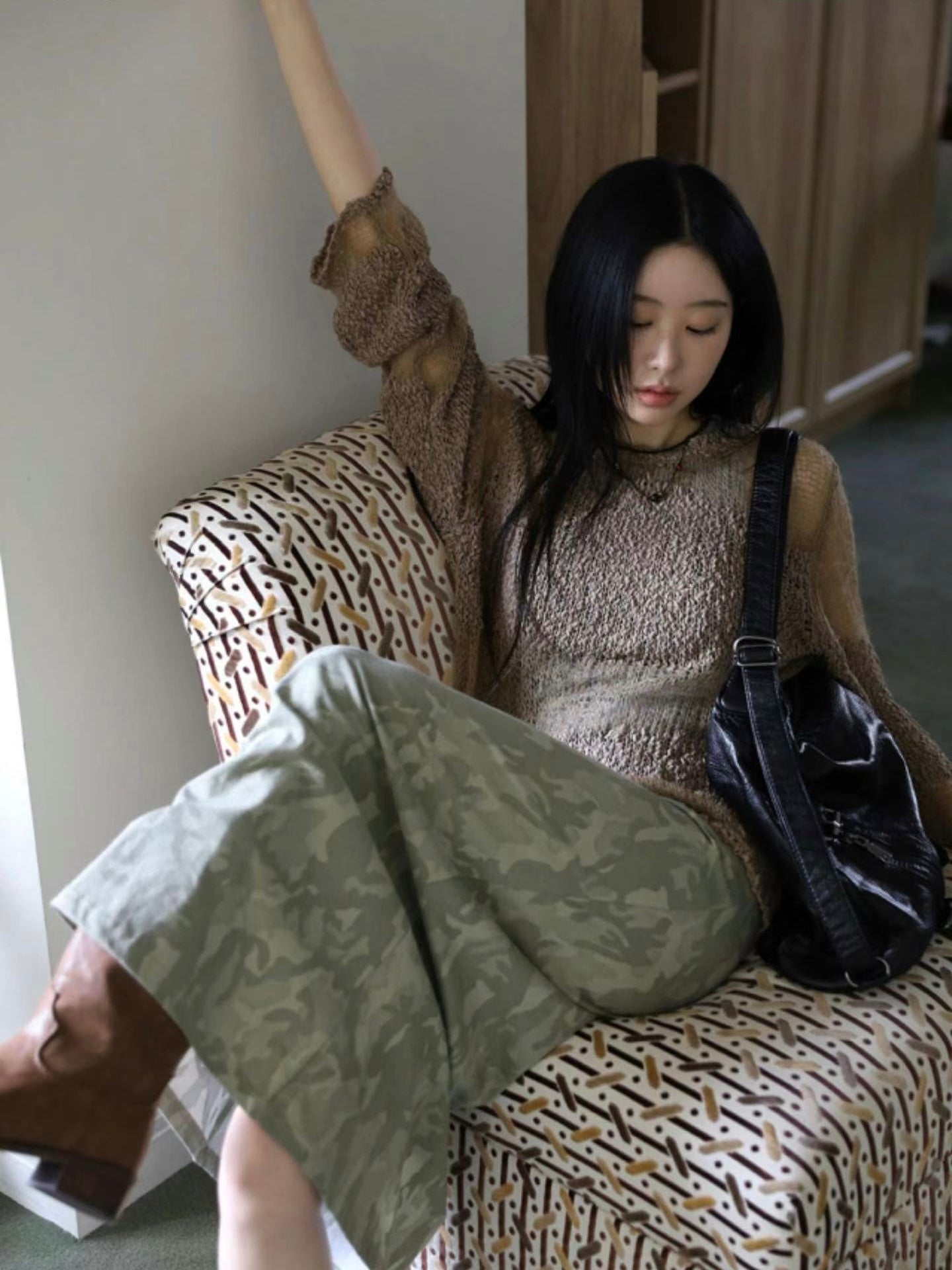 透膚寬鬆針織上衣